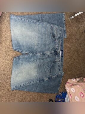 Light Wash Denim Jeans